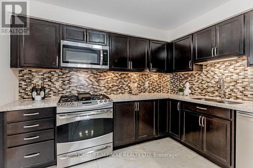 545 Woodbine Avenue, Toronto, ON - Indoor Photo Showing Kitchen With Double Sink With Upgraded Kitchen