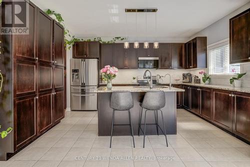 43 Belsey Lane, Clarington, ON - Indoor Photo Showing Kitchen With Upgraded Kitchen