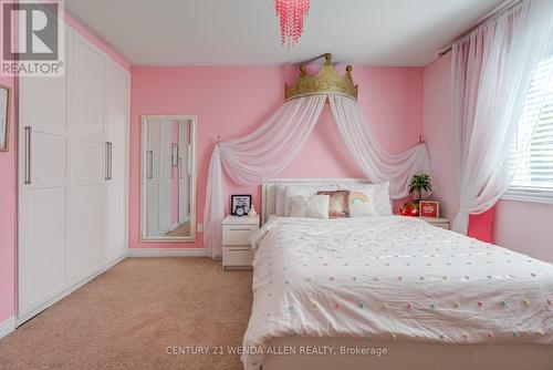 43 Belsey Lane, Clarington, ON - Indoor Photo Showing Bedroom