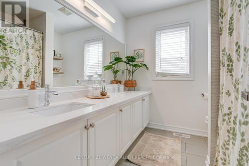 43 Belsey Lane, Clarington, ON - Indoor Photo Showing Bathroom