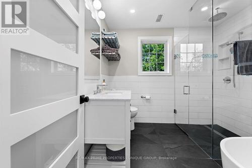 100 Hollis Avenue, Toronto, ON - Indoor Photo Showing Bathroom