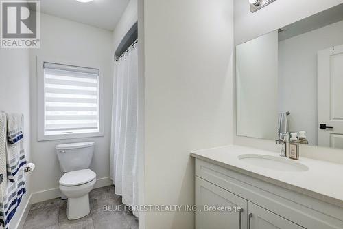 1426 Twilite Boulevard, London, ON - Indoor Photo Showing Bathroom