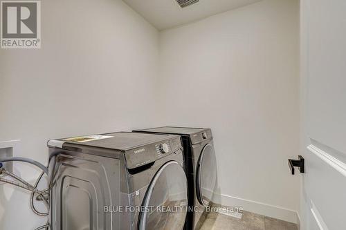 1426 Twilite Boulevard, London, ON - Indoor Photo Showing Laundry Room