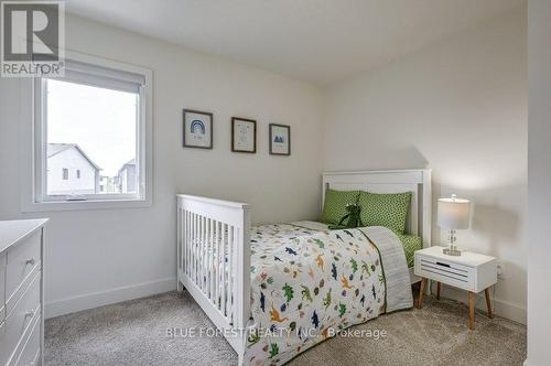 1426 Twilite Boulevard, London, ON - Indoor Photo Showing Bedroom