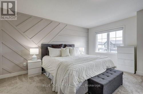 1426 Twilite Boulevard, London, ON - Indoor Photo Showing Bedroom