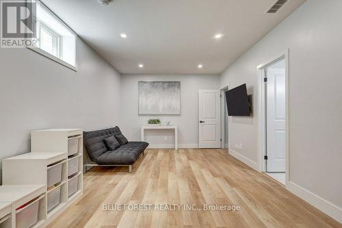 1426 Twilite Boulevard, London, ON - Indoor Photo Showing Other Room