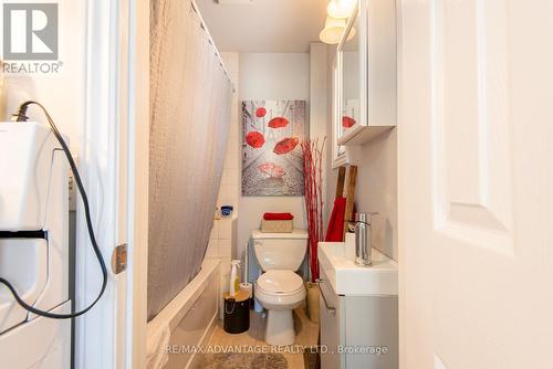 375 London Road, Sarnia, ON - Indoor Photo Showing Bathroom