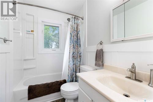 731 Retallack Street, Regina, SK - Indoor Photo Showing Bathroom