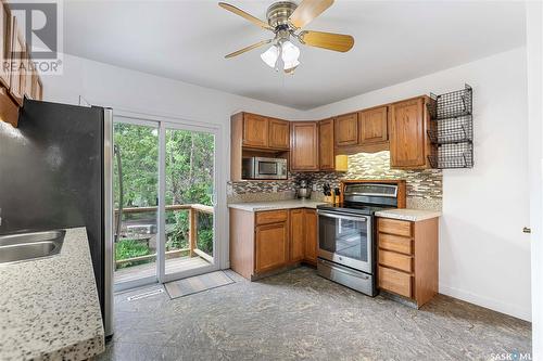 731 Retallack Street, Regina, SK - Indoor Photo Showing Kitchen With Stainless Steel Kitchen