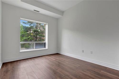 5070 Fairview Street|Unit #105, Burlington, ON - Indoor Photo Showing Other Room