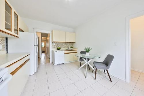 26 Blandford Street, Toronto, ON - Indoor Photo Showing Kitchen