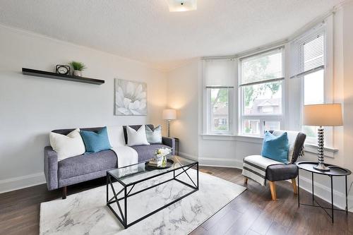 26 Blandford Street, Toronto, ON - Indoor Photo Showing Living Room