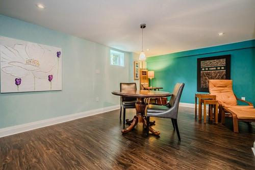 1319 Tyandaga Park Drive, Burlington, ON - Indoor Photo Showing Dining Room