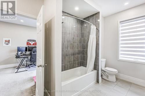 2510 Stallion Drive, Oshawa, ON - Indoor Photo Showing Bathroom