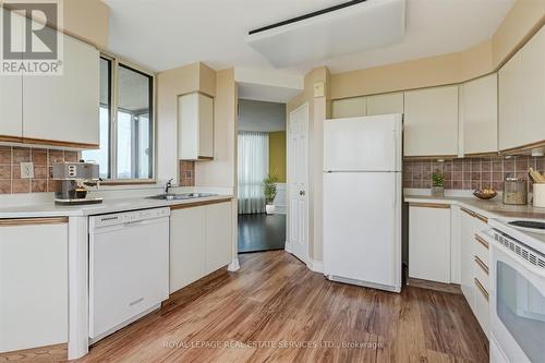 1207 - 1320 Islington Avenue, Toronto, ON - Indoor Photo Showing Kitchen With Double Sink