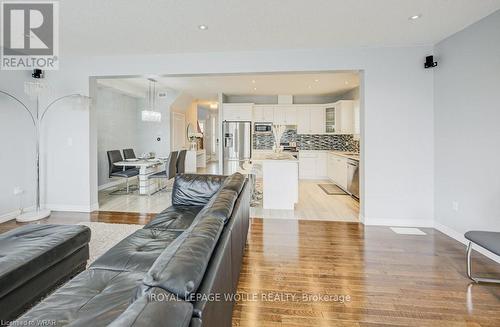 18 Grand Flats Trail, Kitchener, ON - Indoor Photo Showing Other Room
