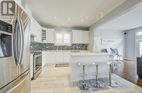 18 Grand Flats Trail, Kitchener, ON - Indoor Photo Showing Kitchen With Upgraded Kitchen