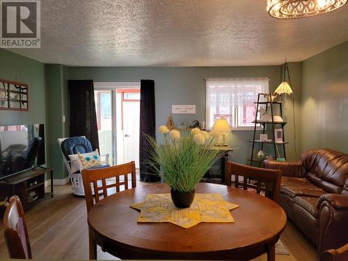 226 Spieker Avenue, Tumbler Ridge, BC - Indoor Photo Showing Dining Room