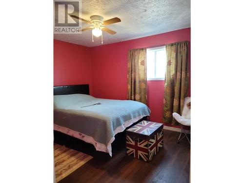 226 Spieker Avenue, Tumbler Ridge, BC - Indoor Photo Showing Bedroom