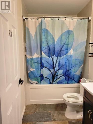 226 Spieker Avenue, Tumbler Ridge, BC - Indoor Photo Showing Bathroom