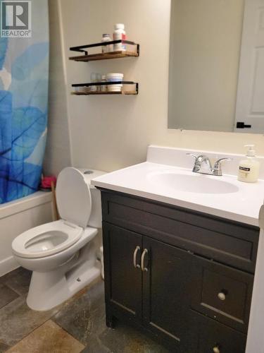 226 Spieker Avenue, Tumbler Ridge, BC - Indoor Photo Showing Bathroom