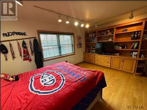 39 Harding Ave, Kirkland Lake, ON - Indoor Photo Showing Bedroom
