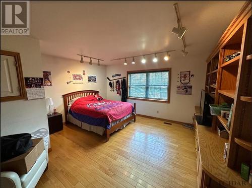 39 Harding Ave, Kirkland Lake, ON - Indoor Photo Showing Bedroom