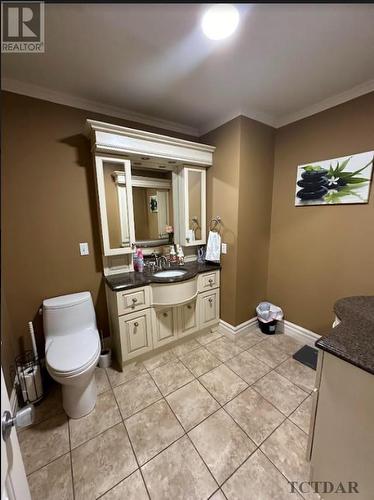 39 Harding Ave, Kirkland Lake, ON - Indoor Photo Showing Bathroom