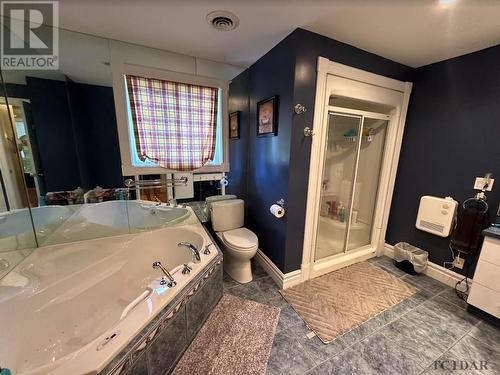 39 Harding Ave, Kirkland Lake, ON - Indoor Photo Showing Bathroom
