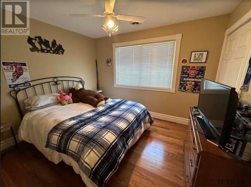 39 Harding Ave, Kirkland Lake, ON - Indoor Photo Showing Bedroom