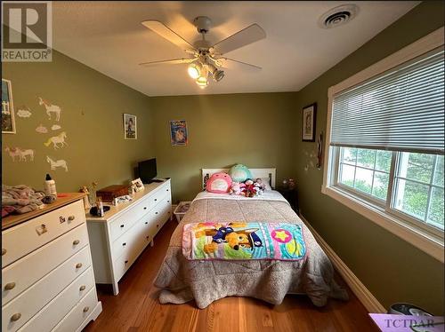 39 Harding Ave, Kirkland Lake, ON - Indoor Photo Showing Bedroom