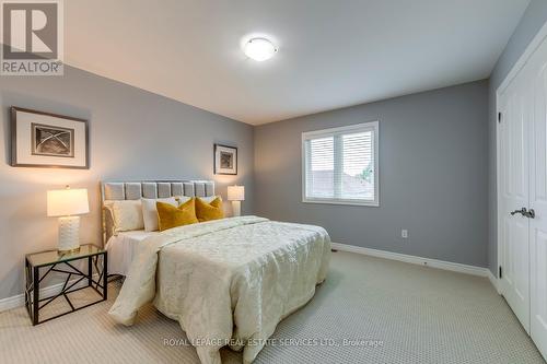 2216 Lapsley Crescent, Oakville, ON - Indoor Photo Showing Bedroom