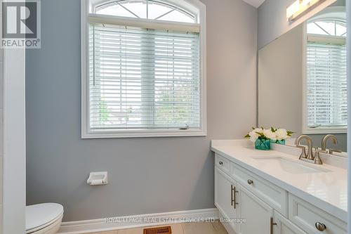 2216 Lapsley Crescent, Oakville, ON - Indoor Photo Showing Bathroom