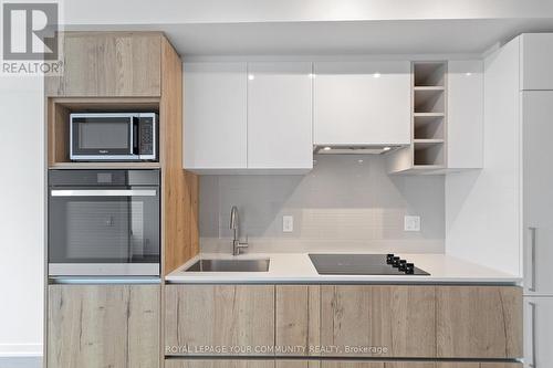 3717 - 319 Jarvis Street, Toronto, ON - Indoor Photo Showing Kitchen