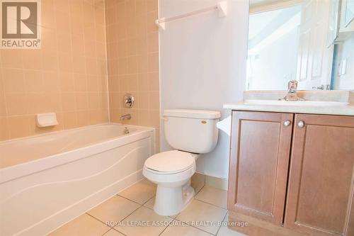 1702 - 68 Grangeway Avenue, Toronto, ON - Indoor Photo Showing Bathroom