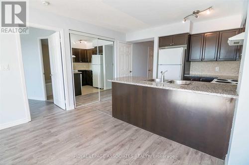 1702 - 68 Grangeway Avenue, Toronto, ON - Indoor Photo Showing Kitchen With Double Sink