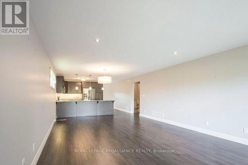 18 Tessa Boulevard, Belleville, ON - Indoor Photo Showing Living Room