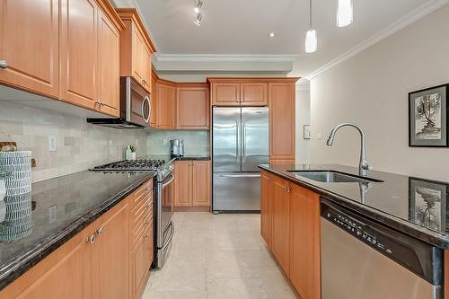 289 Plains Road W|Unit #24, Burlington, ON - Indoor Photo Showing Kitchen With Stainless Steel Kitchen With Upgraded Kitchen