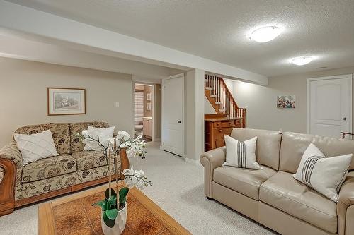 289 Plains Road W|Unit #24, Burlington, ON - Indoor Photo Showing Living Room