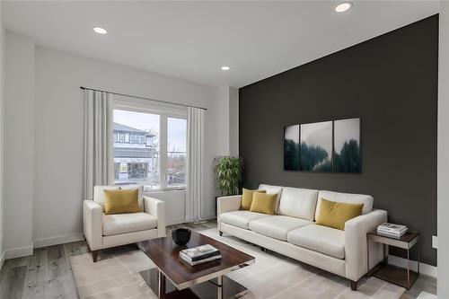 171 Clarkleigh Crescent, Winnipeg, MB - Indoor Photo Showing Living Room