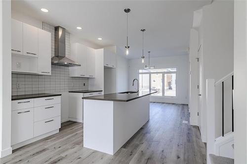 171 Clarkleigh Crescent, Winnipeg, MB - Indoor Photo Showing Kitchen With Upgraded Kitchen