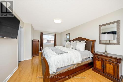 1092 Mcclenahan Crescent, Milton, ON - Indoor Photo Showing Bedroom