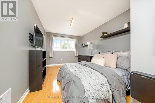 1092 Mcclenahan Crescent, Milton, ON - Indoor Photo Showing Bedroom