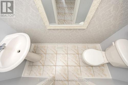 1092 Mcclenahan Crescent, Milton, ON - Indoor Photo Showing Bathroom