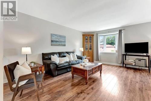 3122 Michael Crescent, Burlington, ON - Indoor Photo Showing Living Room