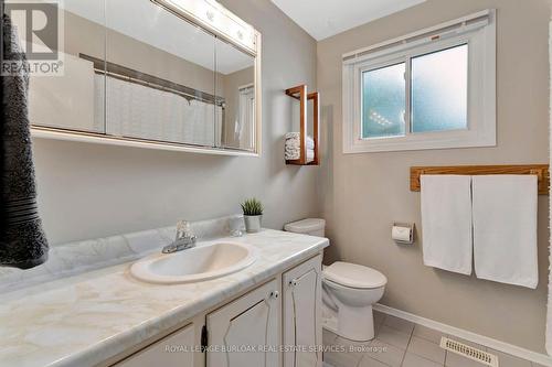 3122 Michael Crescent, Burlington, ON - Indoor Photo Showing Bathroom