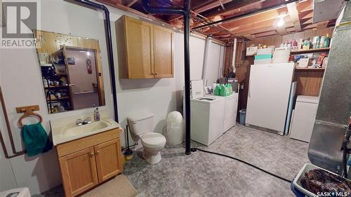 210 Main Street, Wawota, SK - Indoor Photo Showing Laundry Room