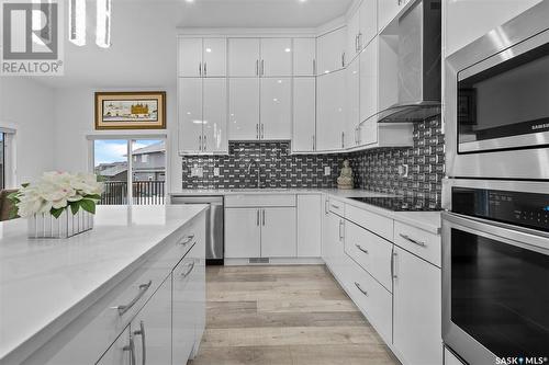 2247 Rosewood Drive, Saskatoon, SK - Indoor Photo Showing Kitchen With Upgraded Kitchen