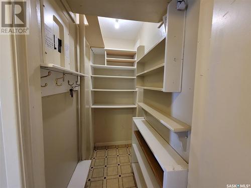 65 1 Columbia Drive, Saskatoon, SK - Indoor With Storage