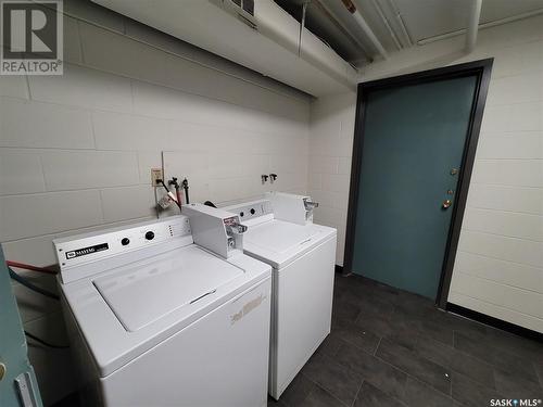 65 1 Columbia Drive, Saskatoon, SK - Indoor Photo Showing Laundry Room